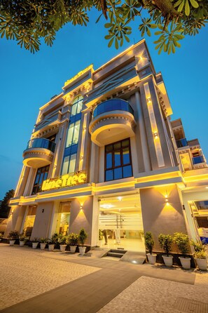 Exterior - Lime Tree Hotel and Banquet Greater Noida (Greater Noida)