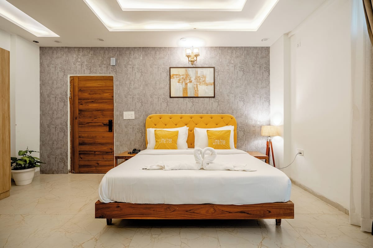 1 bedroom, hypo-allergenic bedding, in-room safe, desk