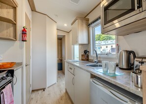 Oven - Gold 2 bedroom Caravan (Brixham, Torbay)