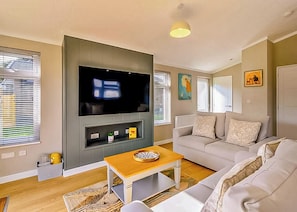 TV - Wolds View Spa (Pet Garden) (Raywell, Beverley)