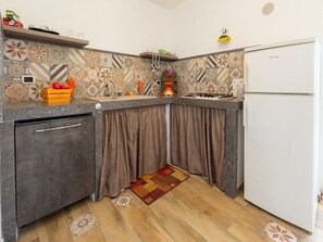 Kühlschrank, Herdplatte, Geschirrspüler