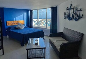 3 bedrooms, iron/ironing board, WiFi, bed sheets - 3 Bdr Penthouse w/ Ocean view and Beach Access (Cancún)