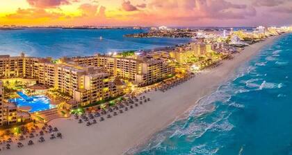 Oceanview Penthouse 3BR | Beach & Pool Access