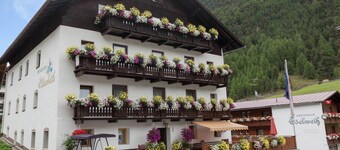 Chalet in Vent near Stablein Ski Lift