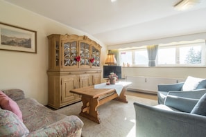 Smart TV, foosball, table tennis, stereo - Apartment in Riezlern near Ski Slope (Riezlern, Kleinwalsertal)