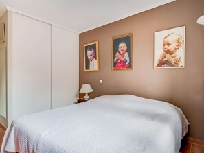 3 bedrooms, iron/ironing board, WiFi