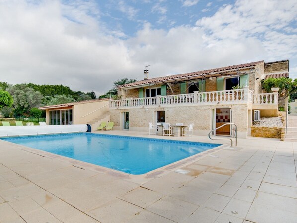 Pool - Holiday home with private pool near Orange (Lagarde-Paréol)
