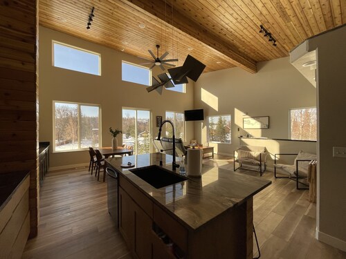 Kenai Honey Hole!  Modern 3 bedroom Duplex across from Kenai River!
