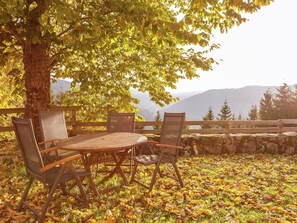 Outdoor dining - Charming Farmhouse in Cros-de-Géorand (Cros-De-Géorand)