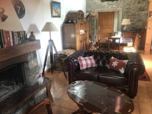 Fireplace, DVD player