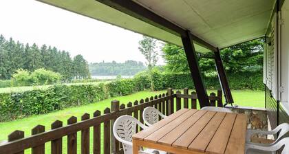 Gemütliches Chalet mit Garten am See in Bütgenbach