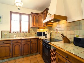 Frigorifero, microonde, forno, macchina per tè/caffè