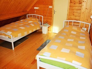 3 bedrooms, WiFi - Lakeside Escape for 6 guests (Beaulieu)