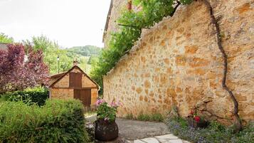 Enceinte de lâhĂ©bergement