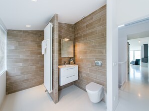 Bathtub