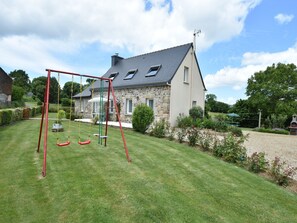 Children’s area - Home for 7 Guests in Plouvara (Plouvara)