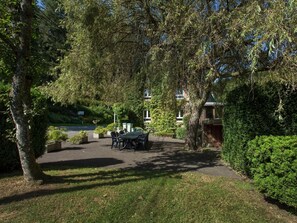 Outdoor dining - Holiday Home in Borgoumont near Spa Town (La Gleize)