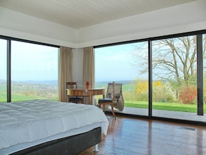 5 bedrooms, WiFi
