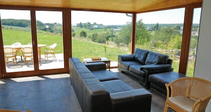 Maison en pierre Ă Durbuy avec sauna et vue