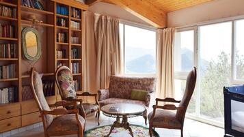 TV, peis og stereoanlegg