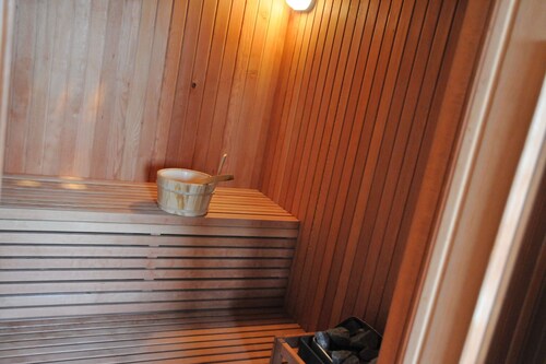 Holiday Home in Bastogne with Sauna & Bubble Bath