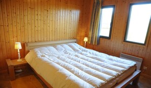 3 bedrooms, free WiFi - Holiday Home in Houffalize with Valley Views (Houffalize)