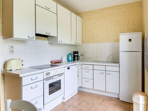 Micro-ondes, four, lave-vaisselle