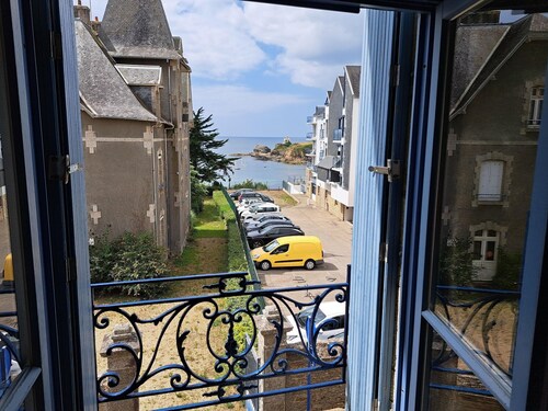 Ancienne Gendarmerie with Sea Views