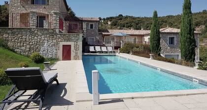 Maison de vacances avec vue et piscine privée