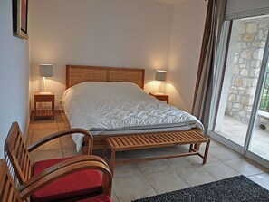 4 bedrooms, WiFi - Cosy holiday home with views and private pool (Saint-Ambroix)