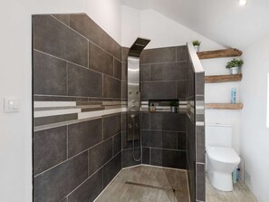Shower - Cosy cottage with garden (Peyzac-le-Moustier)