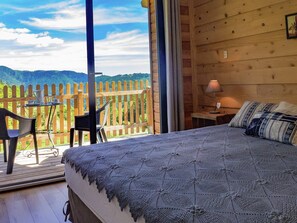 3 chambres, fer et planche à repasser