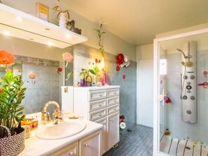 Shower - Beautiful holiday home with courtyard (Espere)