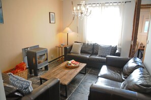 Video games, DVD player - Holiday Home in Borlon with Heated Pool (Borlon)