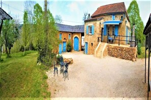 Exterior - Tranquil Garden Hideaway (Puy-L'evêque)