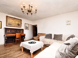 TV, fireplace, DVD player, table football - Spacious Stay, Tenneville (Tenneville)