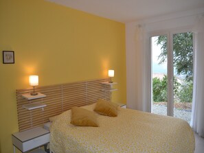 4 habitaciones, tabla de planchar con plancha y wifi 