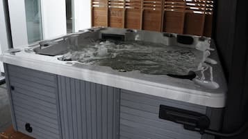 Bain à remous intérieur