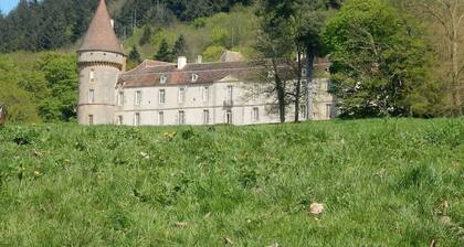 Holiday Home in Luzy with Fenced Garden