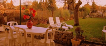 Cottage in Vaires-sur-Marne near Forest & Lake