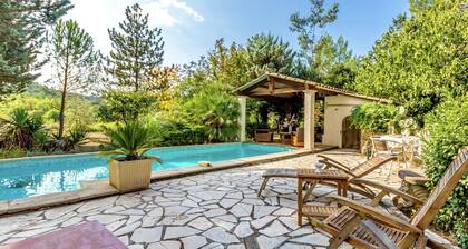 Maison de Vacances Ă Le Luc avec Piscine et Vignes