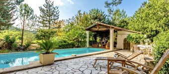 Holiday Home in Le Luc with Pool & Vineyards