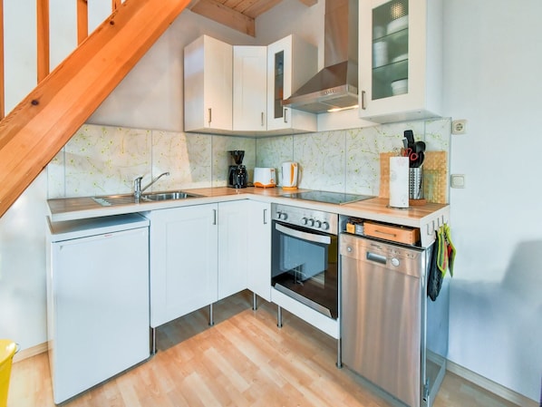 Kühlschrank, Ofen, Herdplatte, Geschirrspüler