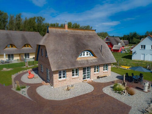 Exklusives Reetdachhaus mit Sauna in Rerik