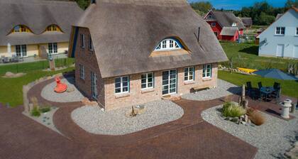 Exklusives Reetdachhaus mit Sauna in Rerik