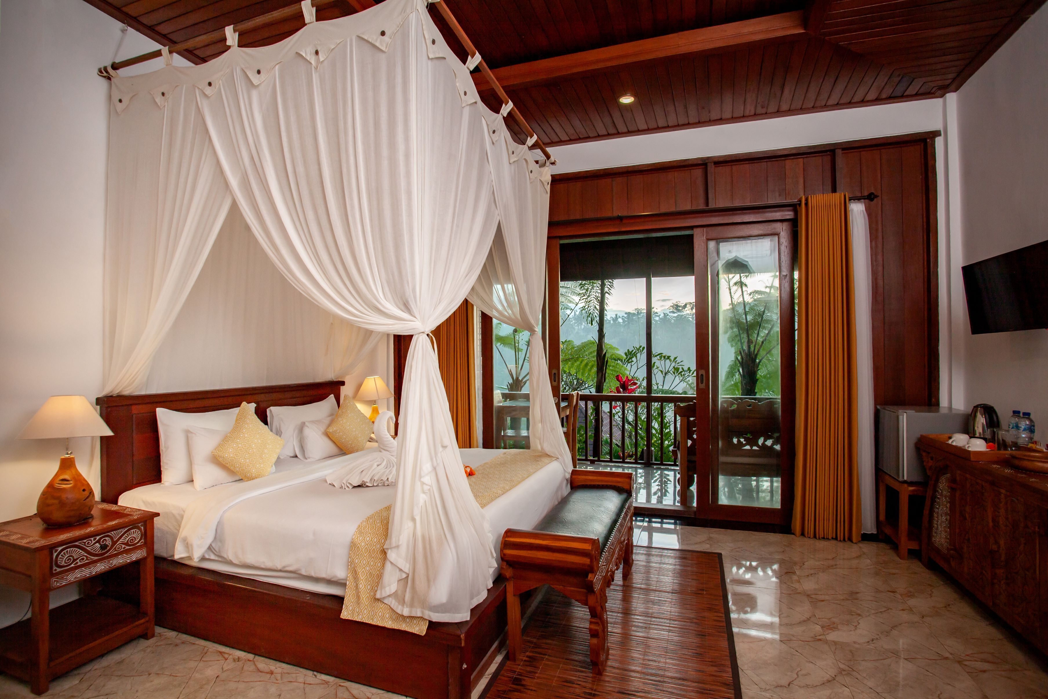 Deluxe Room with Private Pool | In-room safe, desk, free WiFi, bed sheets