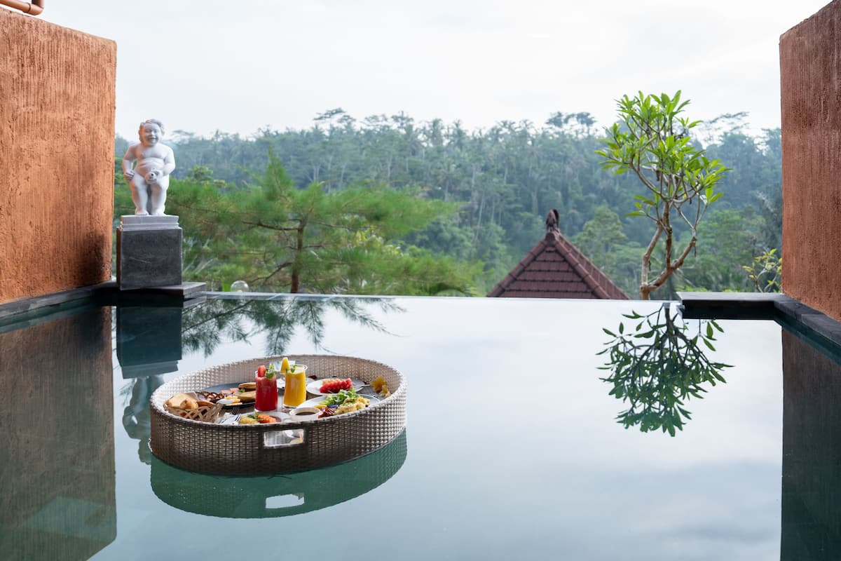 Deluxe Room with Private Pool | In-room safe, desk, free WiFi, bed sheets