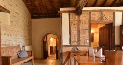 Holiday Home in Thurageau with Private Pool