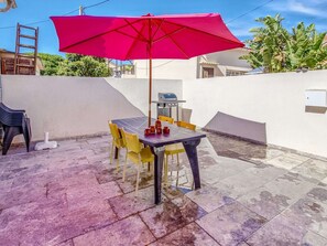Outdoor dining - Holiday Home in La Seyne near Sablettes (La-Seyne-sur-Mer)