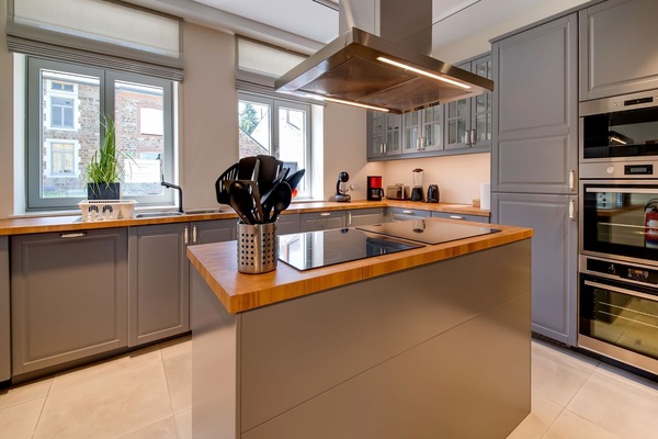 Refrigerador, microondas, horno, placa de cocina